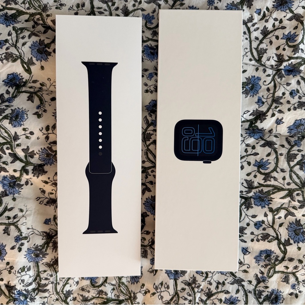 Apple Watch SE 3 44mm Midnight Al
Watch Band: Midnight Black M/L